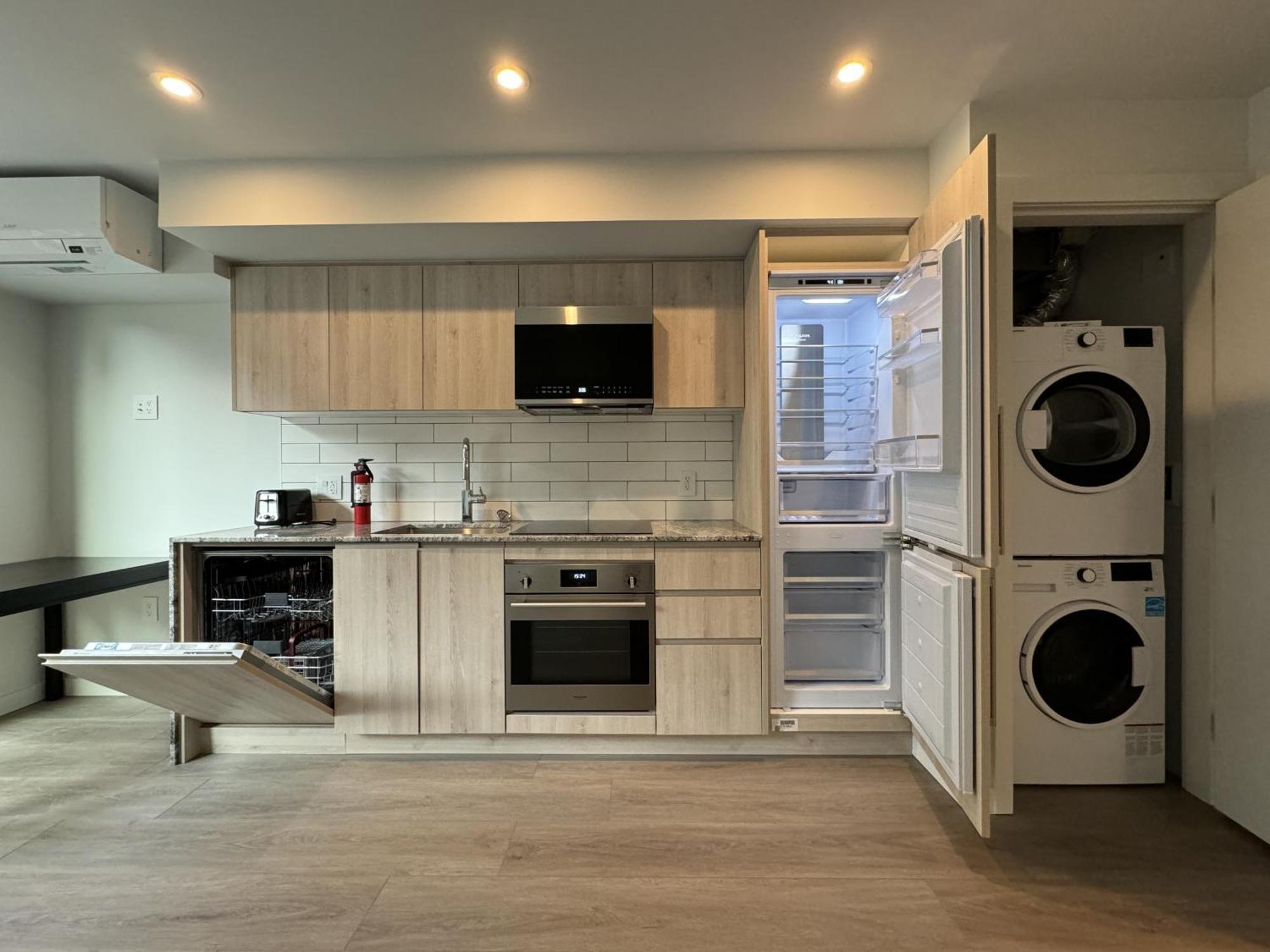 Downtown Center Silverstone Tower I And II Long-Term Booking Only Your Second Home In Vancouver Eksteriør bilde